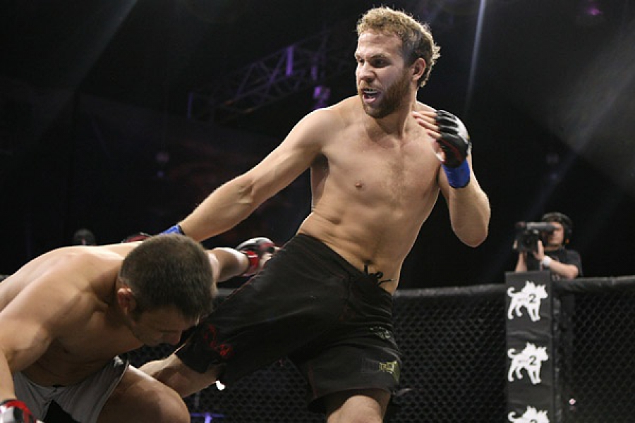 Рекордсмен по победам в Bellator ни разу не дрался за пояс. Как такое возможно?